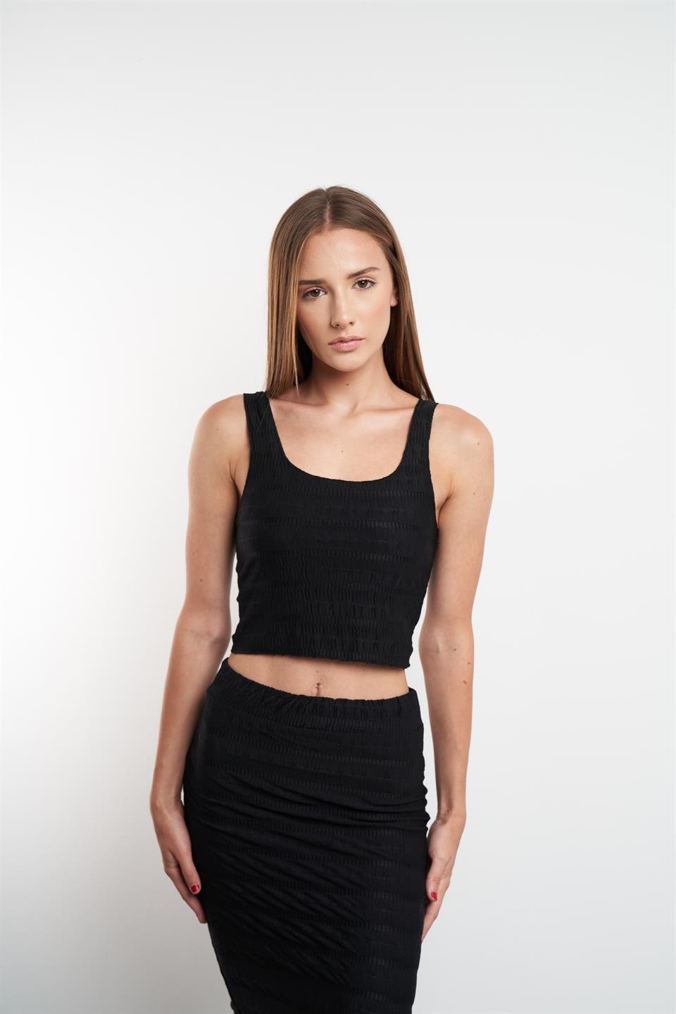 Askılı Kabartma Desenli Crop Bluz Siyah