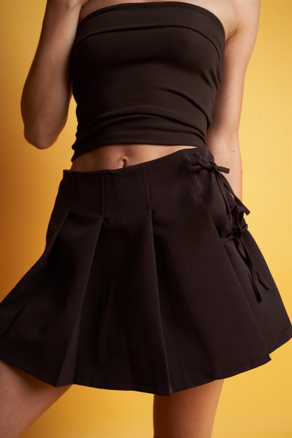 Bağcık Detaylı Şort Etek Acı Kahve
