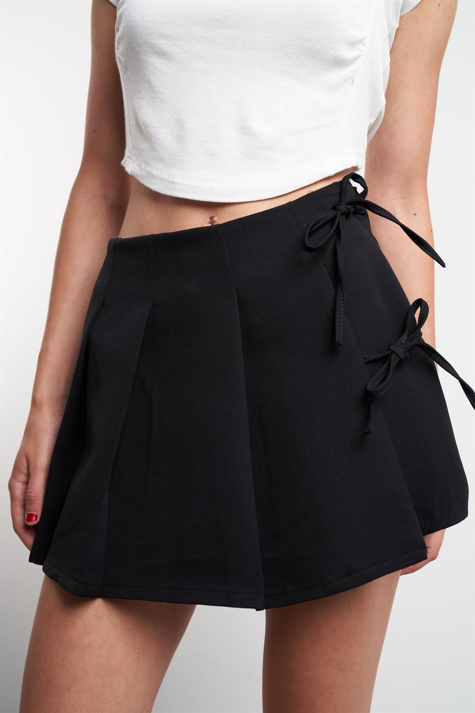 Bağcık Detaylı Şort Etek Siyah