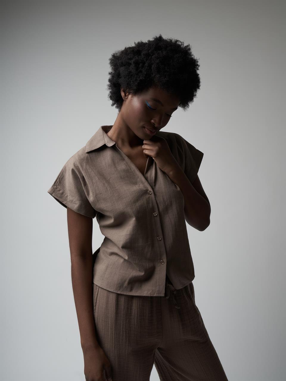 Bel Bağlamalı Kısa Kol Gömlek Vizon