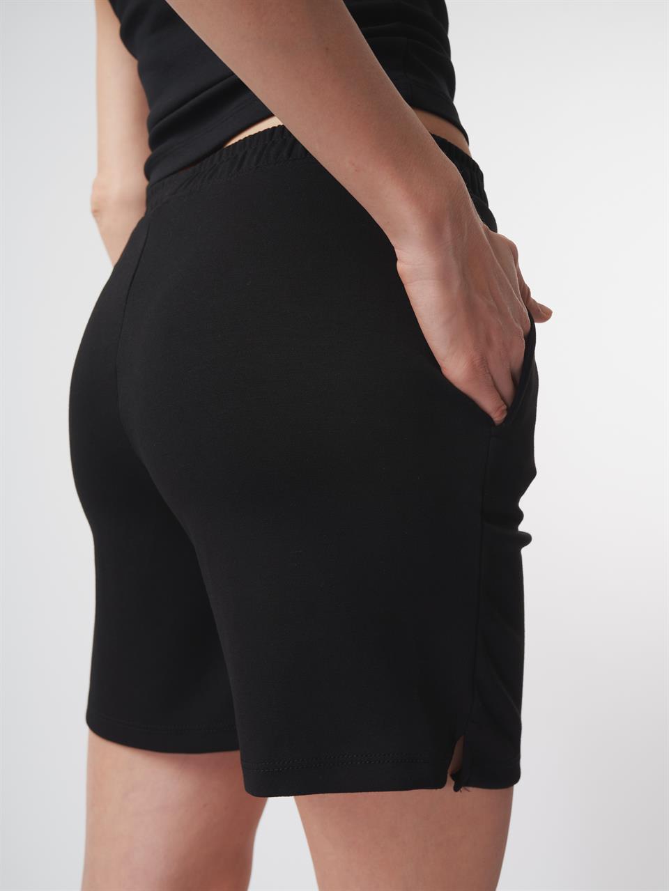 Bel Lastik Çimalı Şort Siyah