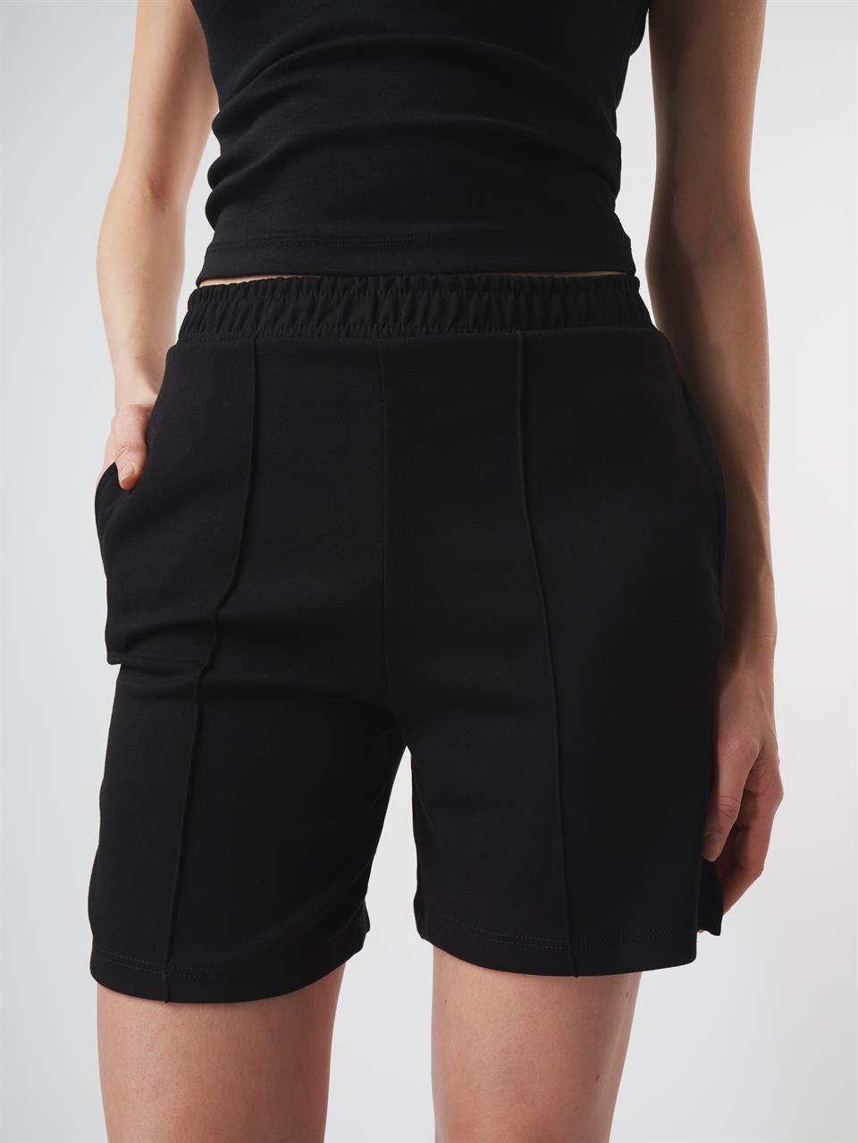 Bel Lastik Çimalı Şort Siyah