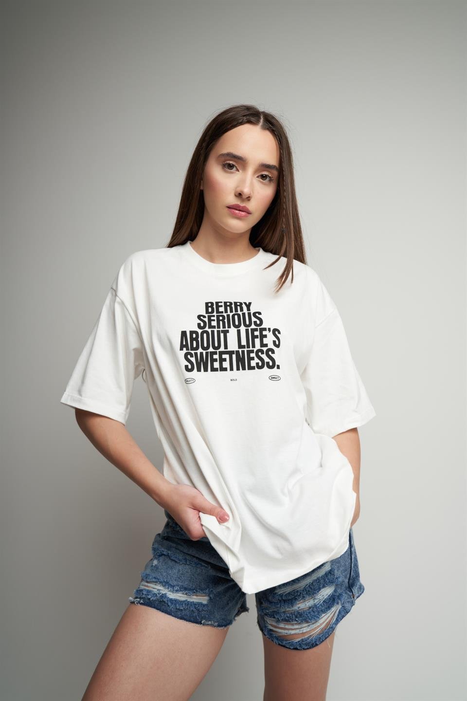 Berry Serious Baskılı Oversize Kısa Kol T-shirt Ekru