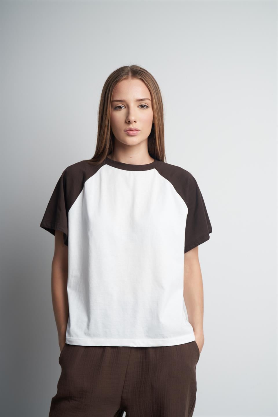 Bisiklet Yaka Kısa Kol T-shirt Ekru-Kahve