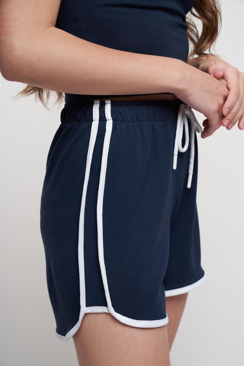 Biye Detaylı Kısa Şort Lacivert