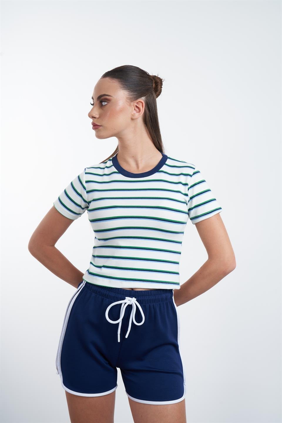 Biye Detaylı Kısa Şort Lacivert