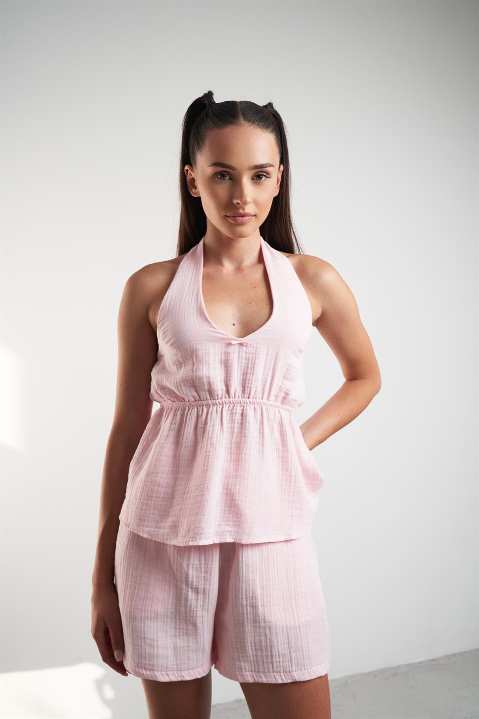 Boyun Askılı Müslin Sıfır Kol Bluz Pembe