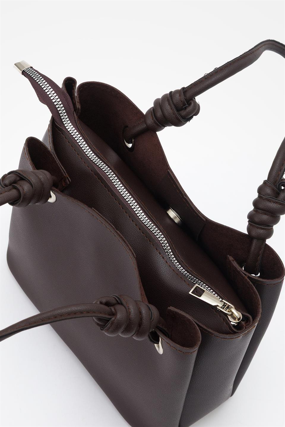 Charmlı Omuz Çantası Kahve