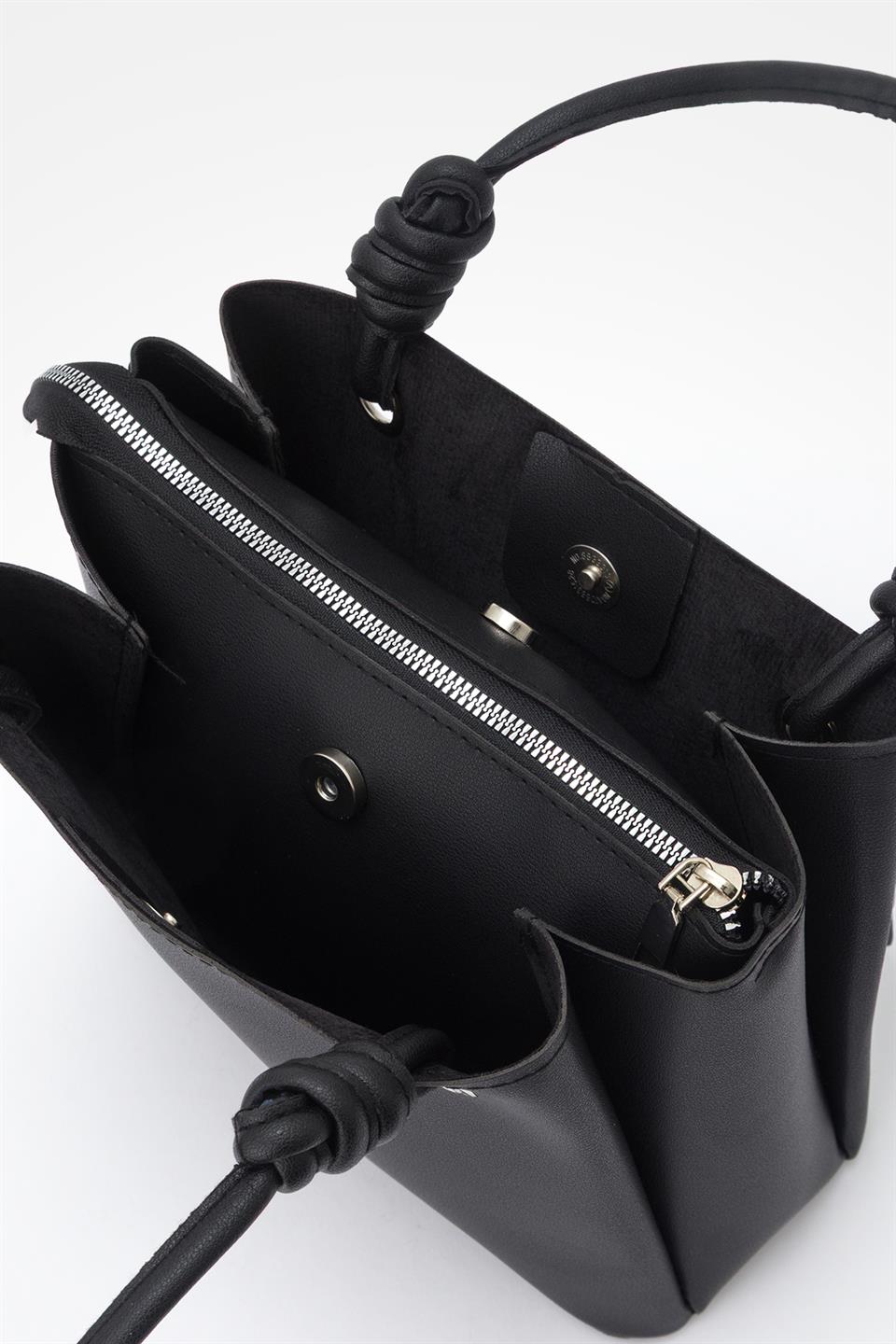 Charmlı Omuz Çantası Siyah