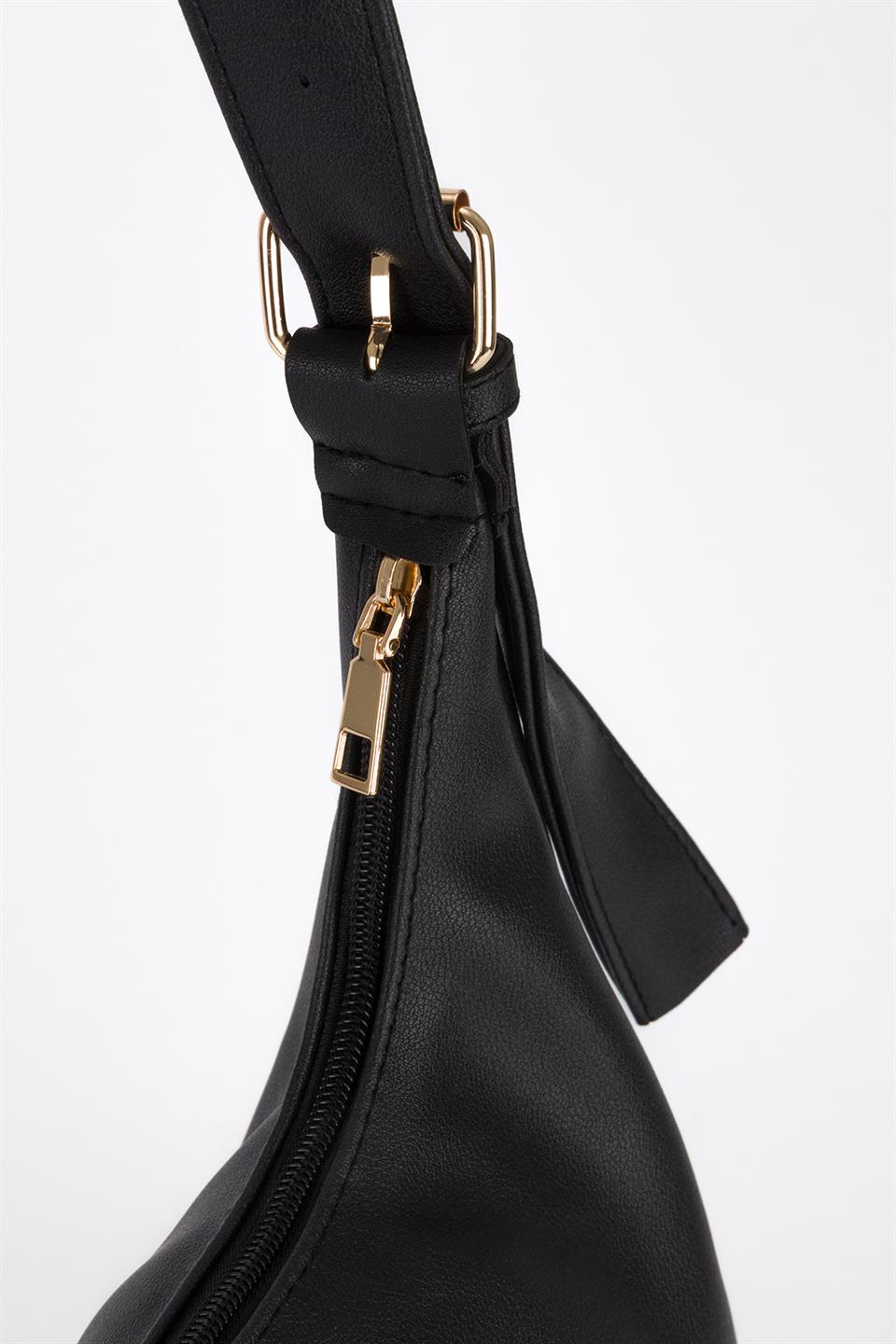 Charmlı Salaş Omuz Çantası Siyah