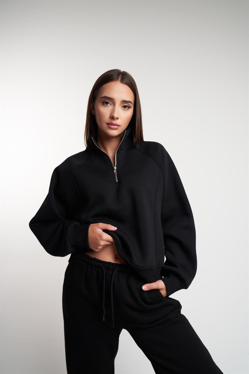 Dik Yaka Şardonlu Sweatshirt Siyah