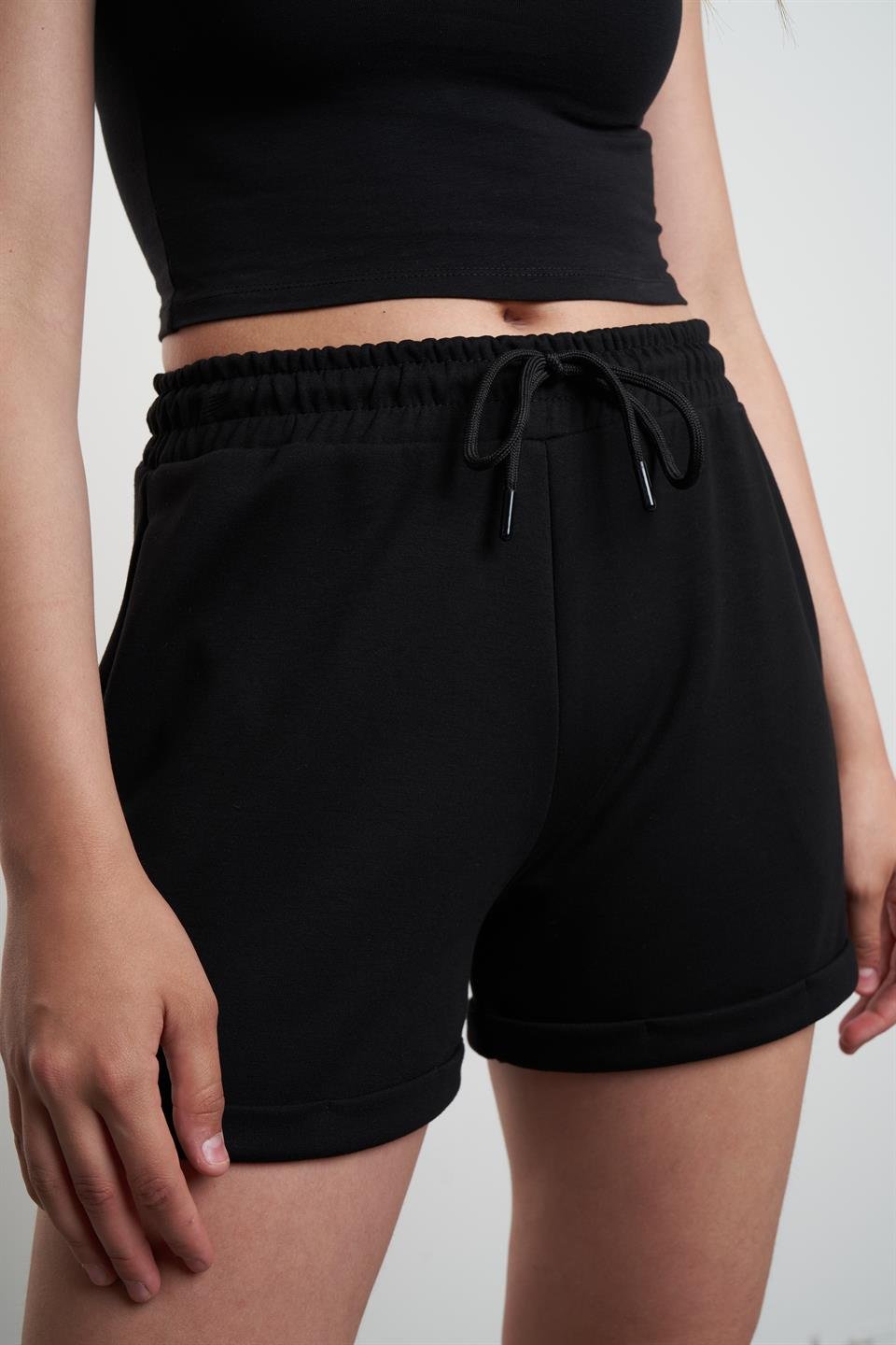 Duble Paça Detaylı Şort Siyah