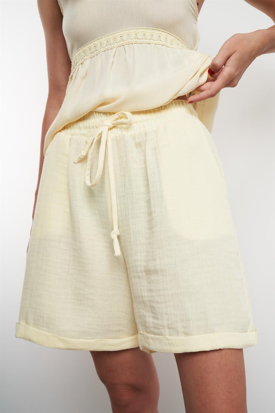 Duble Paça Müslin Şort Sarı
