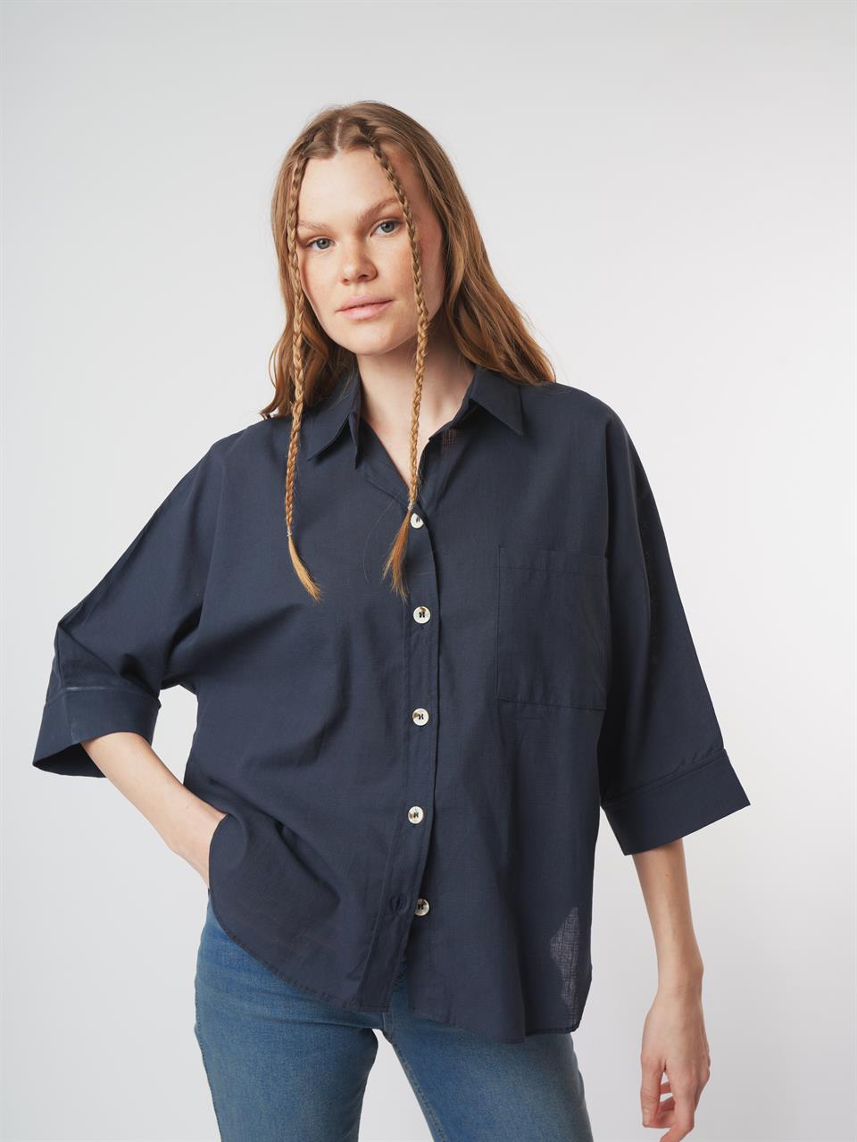 Düğmeli Oval Kesim Gömlek Koyu Lacivert