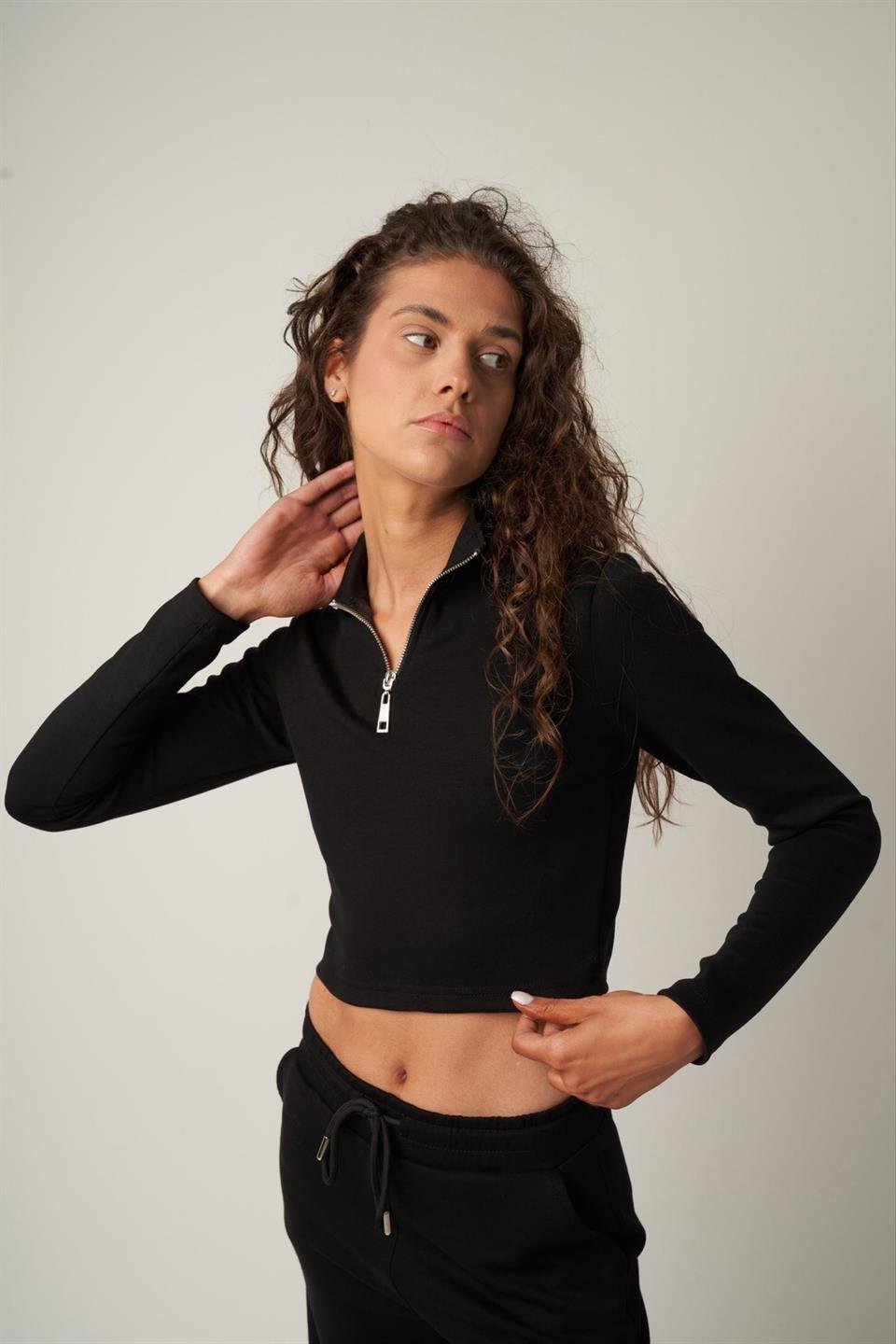 Fermuar Detaylı Kısa Sweatshirt Siyah