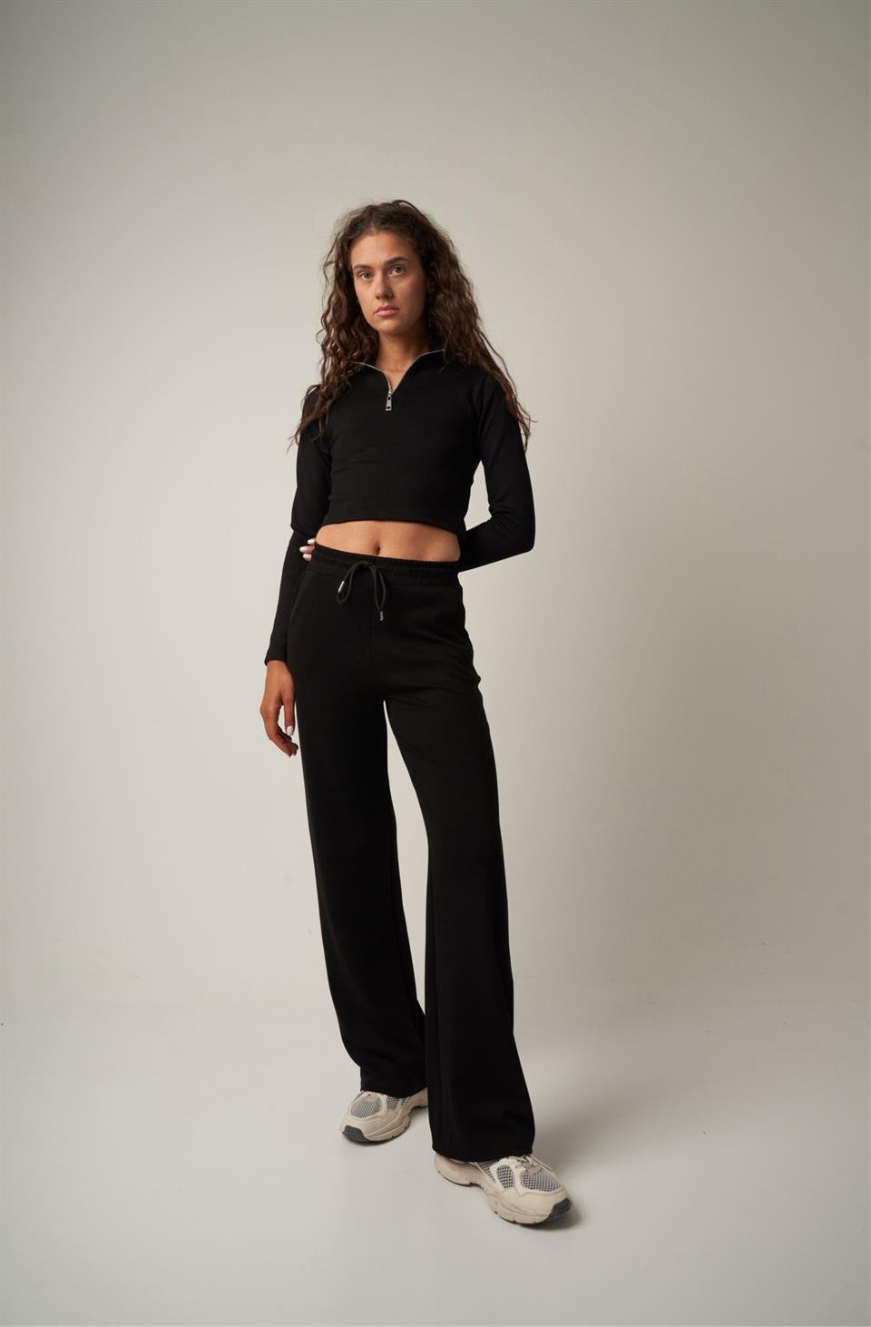 Fermuar Detaylı Kısa Sweatshirt Siyah