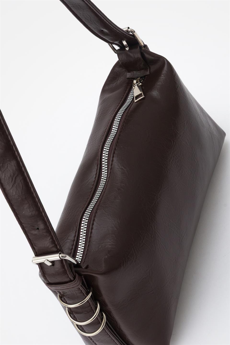 Halka Detaylı Baget Çanta Kahve