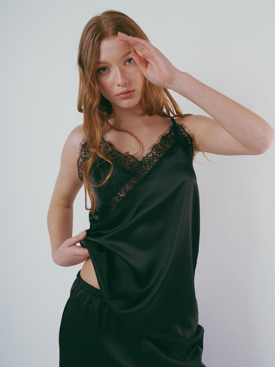 İp Askılı Saten Bluz Siyah