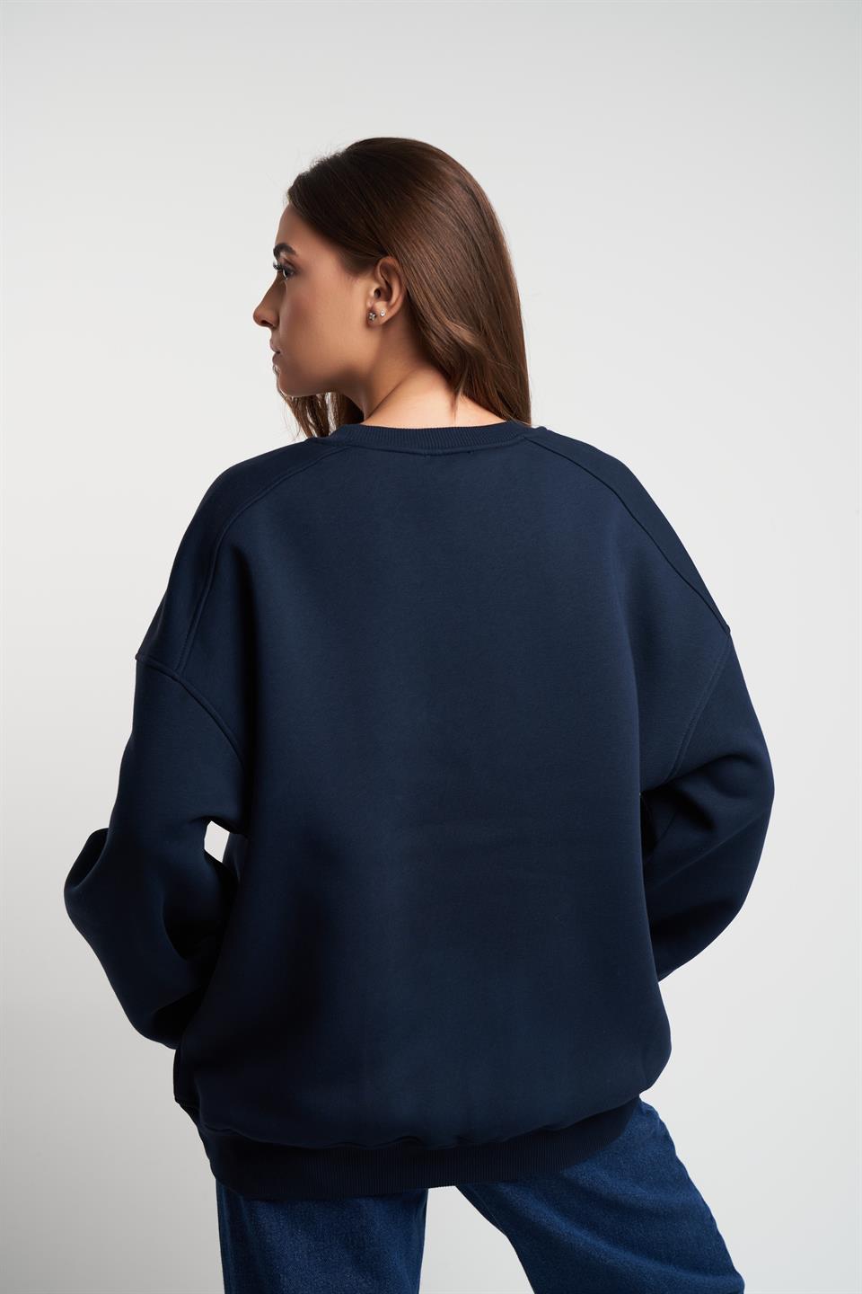 Kalp Nakış Yazı Baskılı Şardonlu Sweatshirt Lacivert