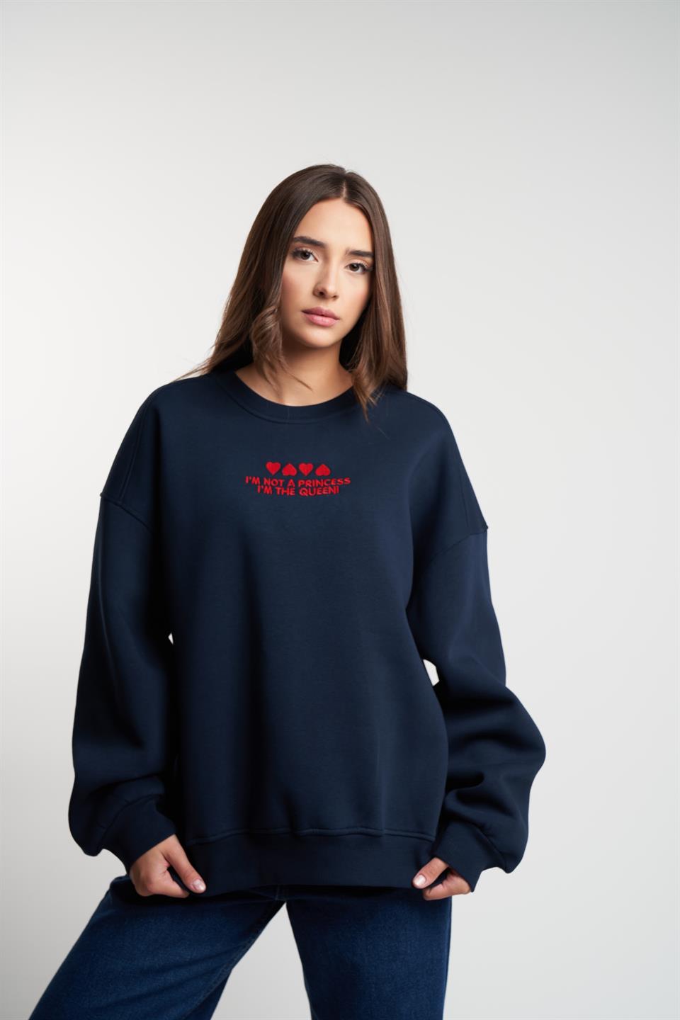 Kalp Nakış Yazı Baskılı Şardonlu Sweatshirt Lacivert