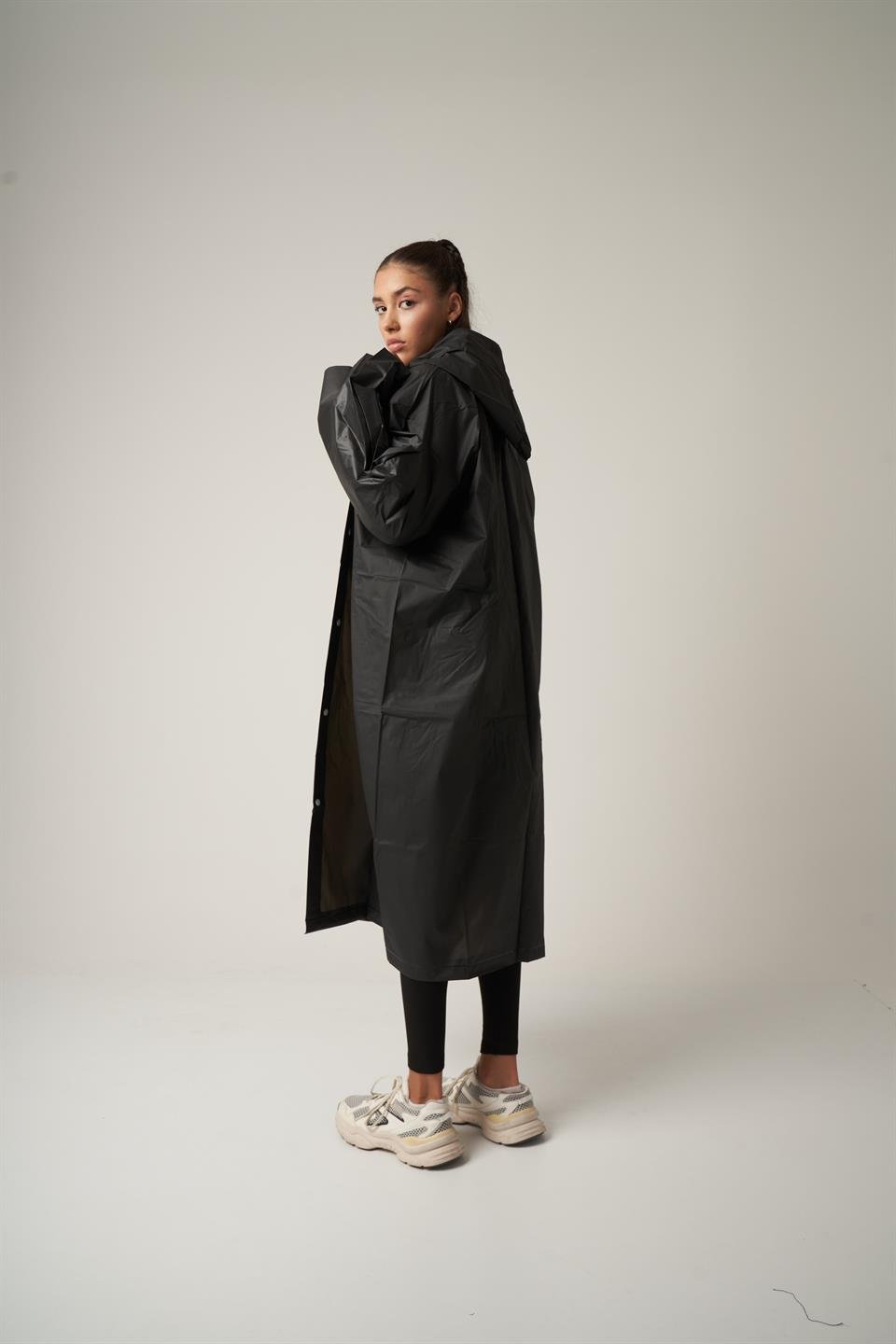 Kapüşonlu Yağmurluk Siyah