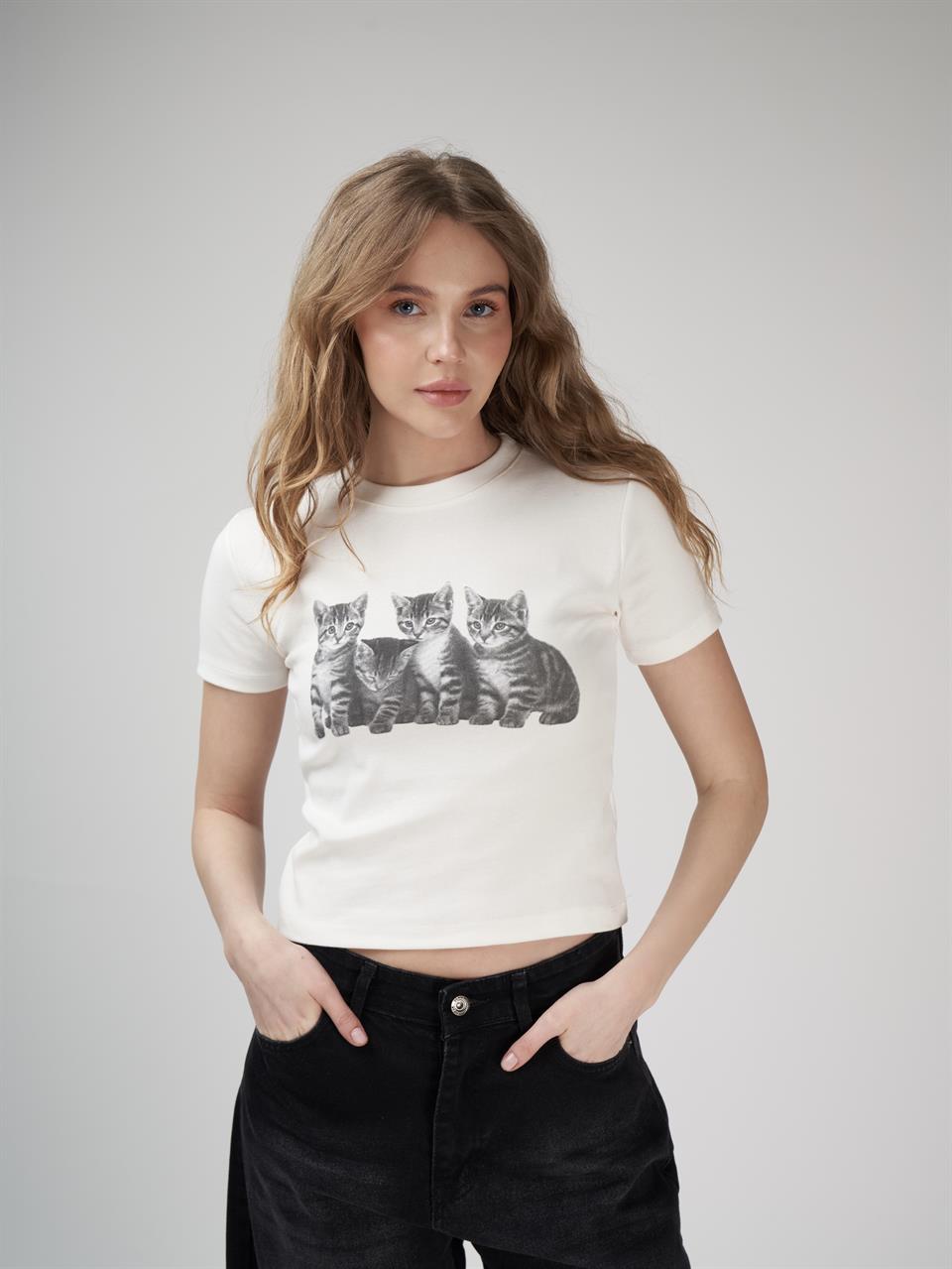 Kedi Baskılı Kısa Kol Bluz Ekru