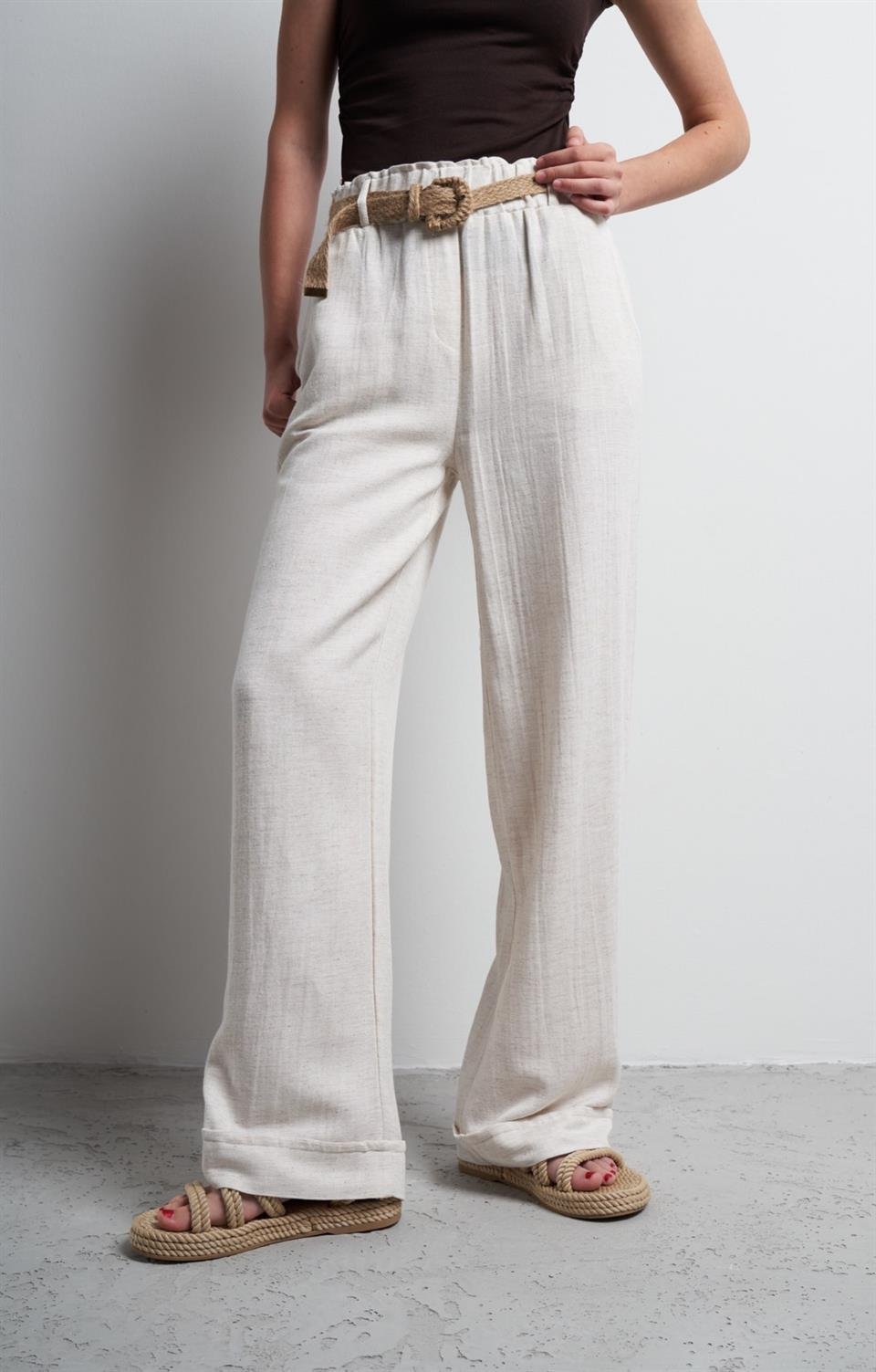 Kemer Detaylı Keten Bol Paça Pantolon Ekru