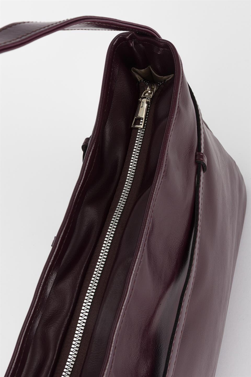 Kemer Detaylı Omuz Çantası Mürdüm