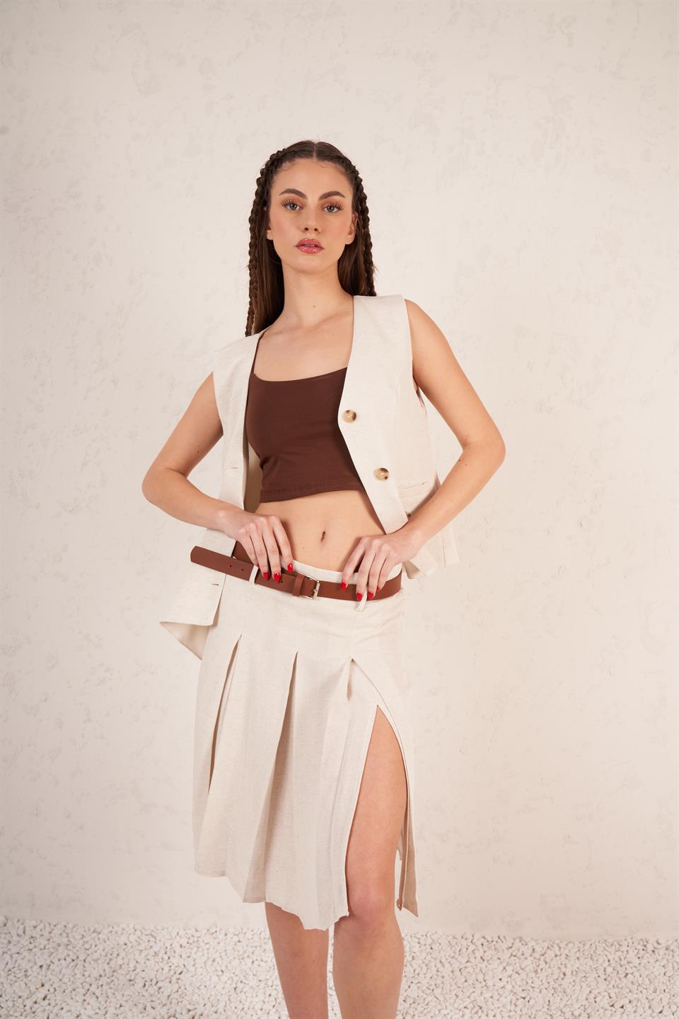 Kemerli Yırtmaç Detaylı Pileli Midi Etek Natural