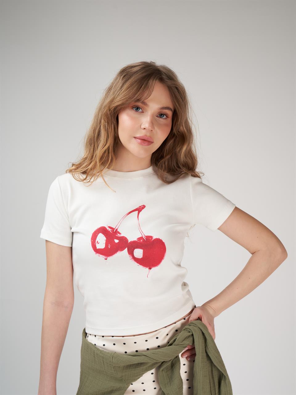 Kiraz Baskılı Kısa Kol Bluz Ekru