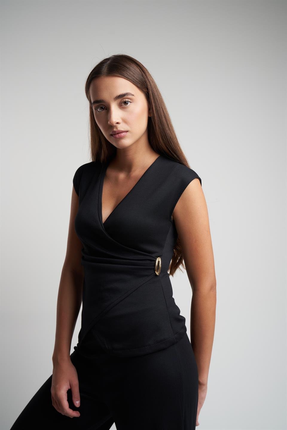 Kruvaze Sıfır Kol Modal Bluz Siyah