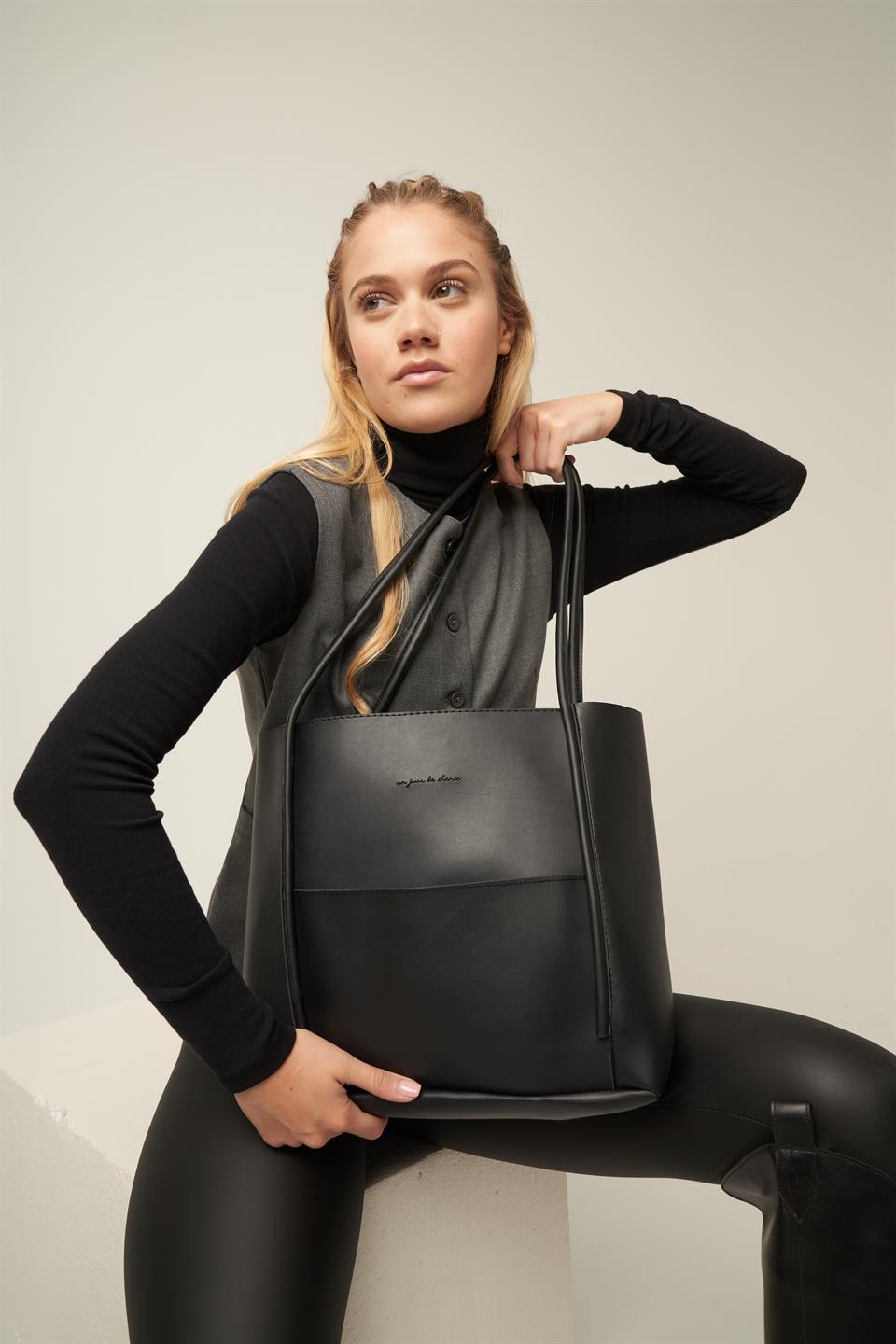 Makyaj Çanta Detaylı Omuz Çantası Siyah