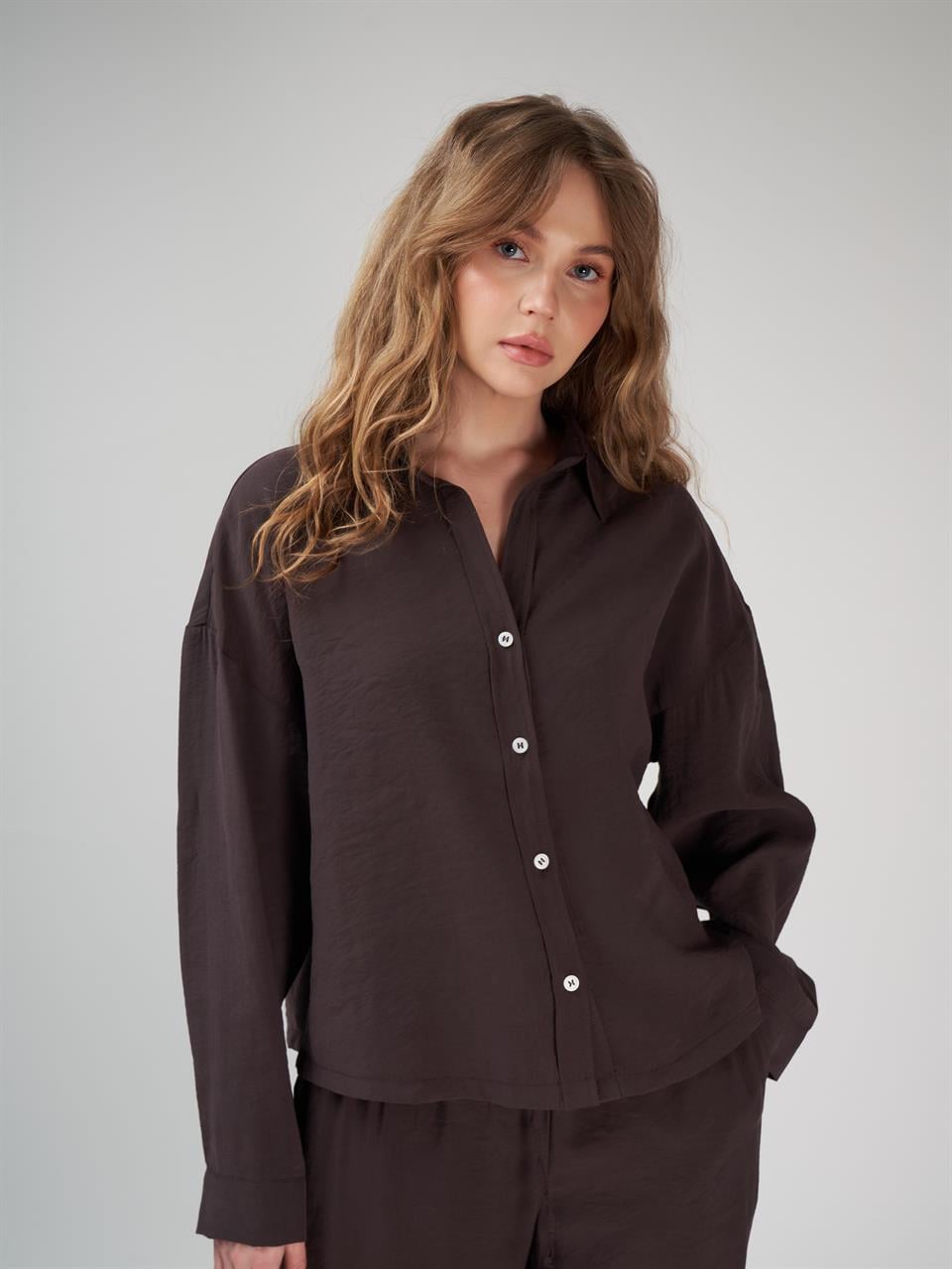 Modal Uzun Kol Gömlek Kahve