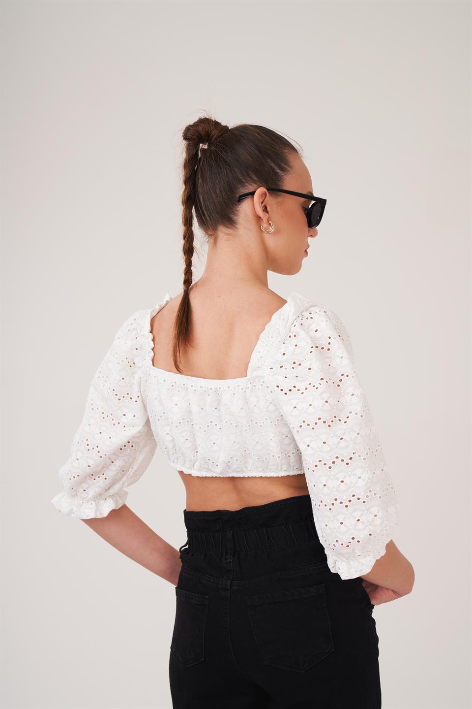 Nakış Detaylı Bluz