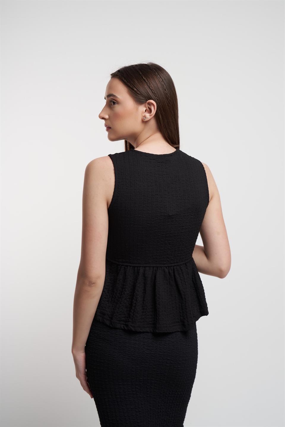 Ön Bağlama Detaylı Sıfır Kol Bluz Siyah