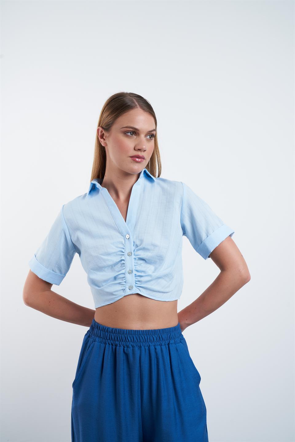 Ön Büzgü Detaylı Kısa Gömlek