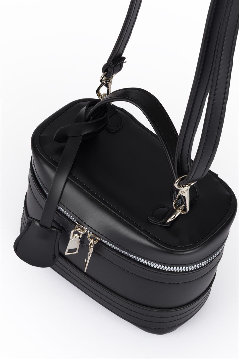 Oval Çapraz Çanta Siyah