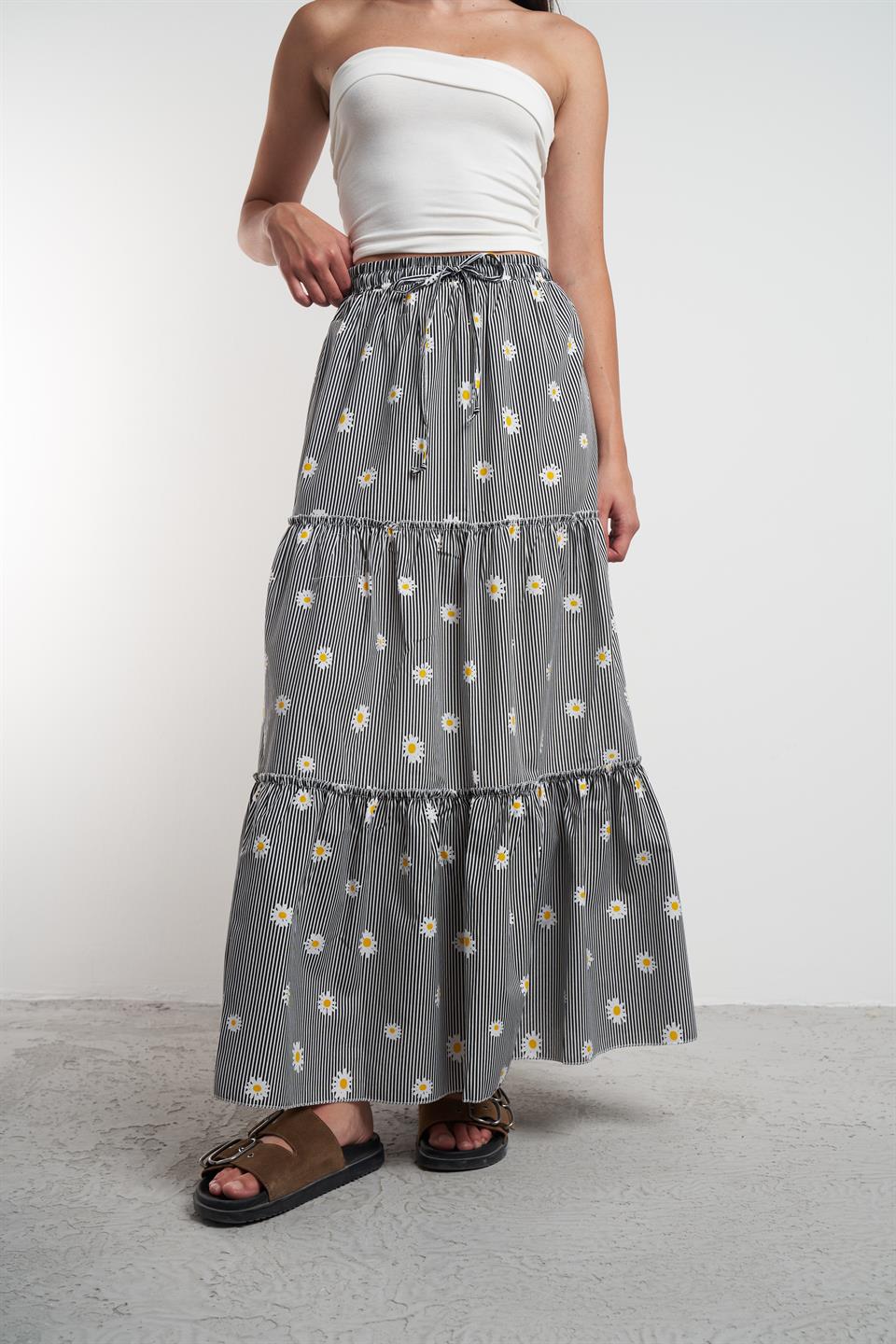 Papatya Desen Çizgili Uzun Etek Siyah-Beyaz