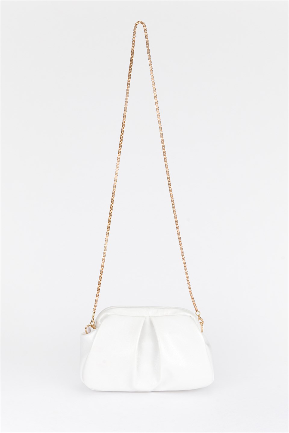 Pile Detaylı Zincir Askılı Clutch Çanta Beyaz