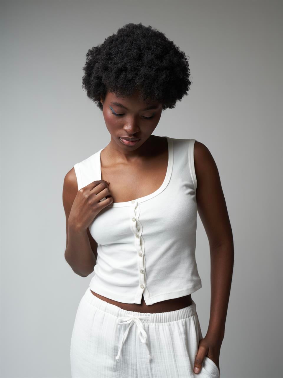 Sıfır Kol Düğmeli Bluz Ekru