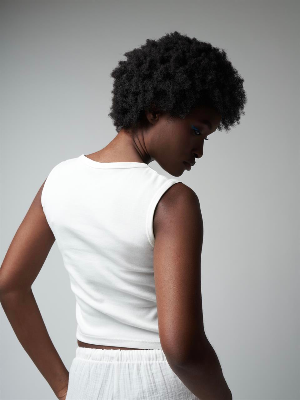 Sıfır Kol Düğmeli Bluz Ekru