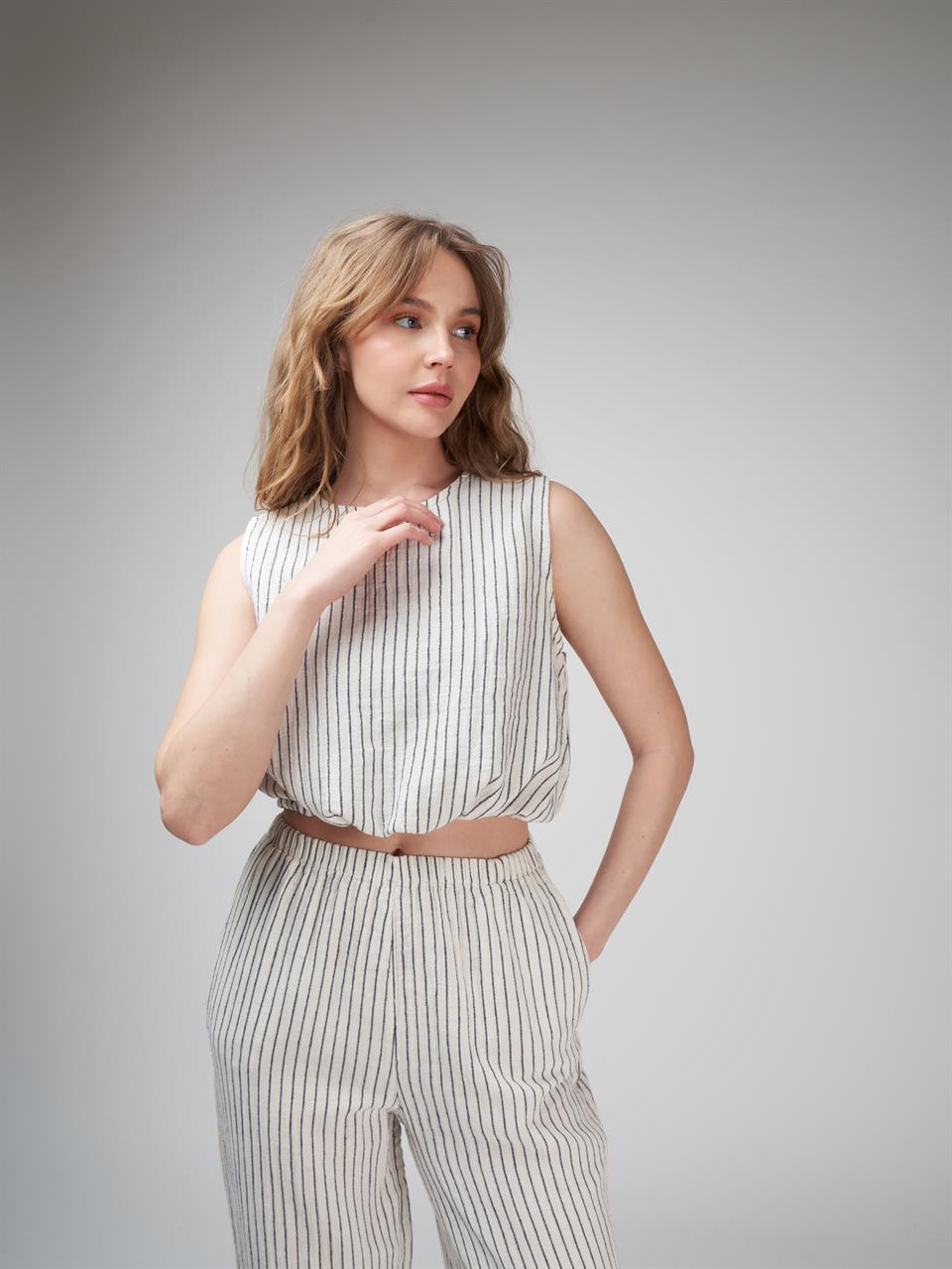 Sıfır Kol Müslin Crop Bluz Ekru-Lacivert