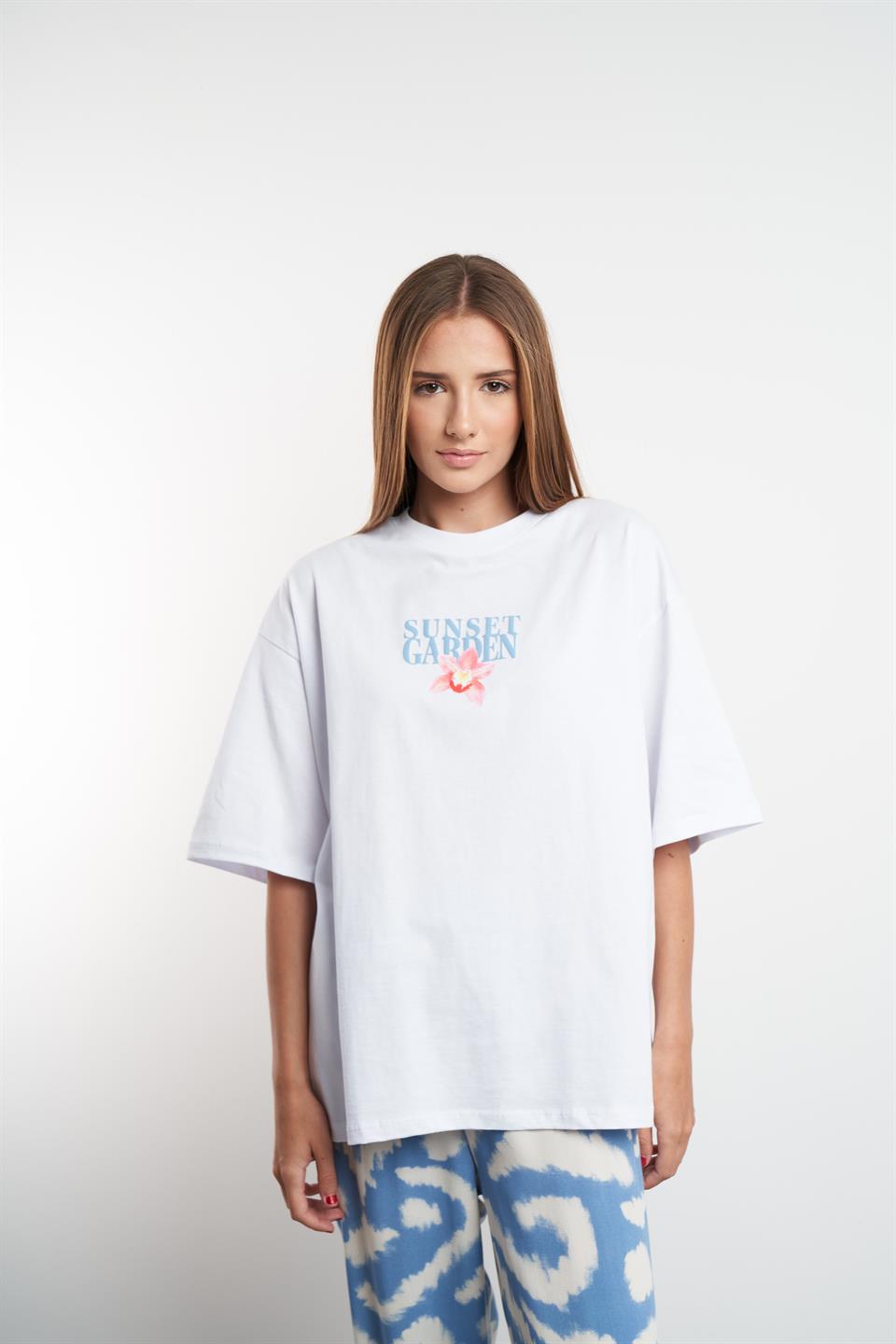 Sunset Garden Baskılı Oversize Kısa Kol T-shirt Beyaz