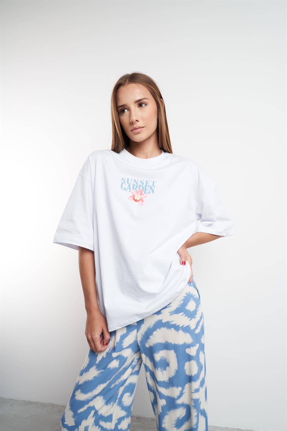 Sunset Garden Baskılı Oversize Kısa Kol T-shirt Beyaz
