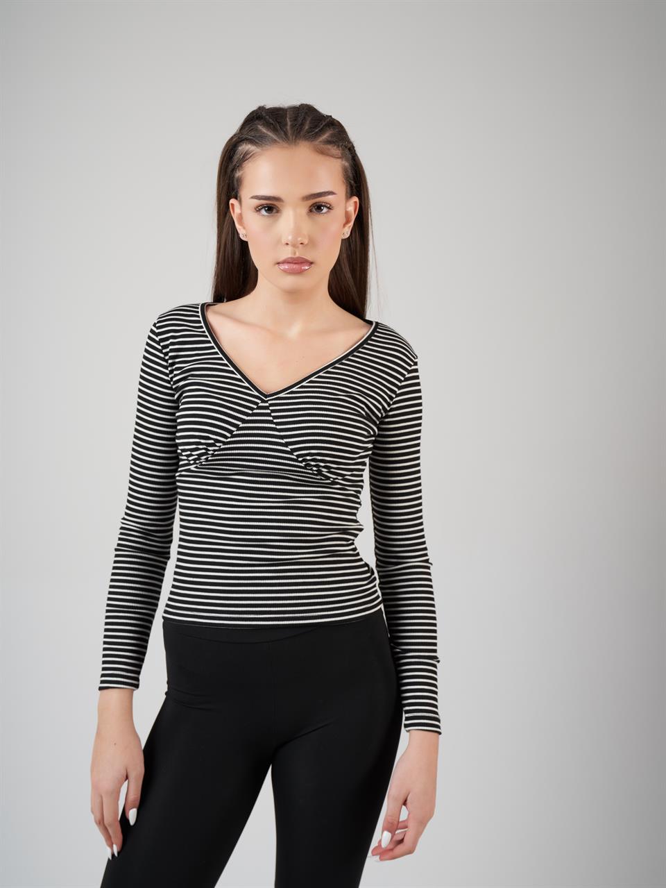 V Yaka Çizgili Uzun Kol Bluz Siyah-Beyaz