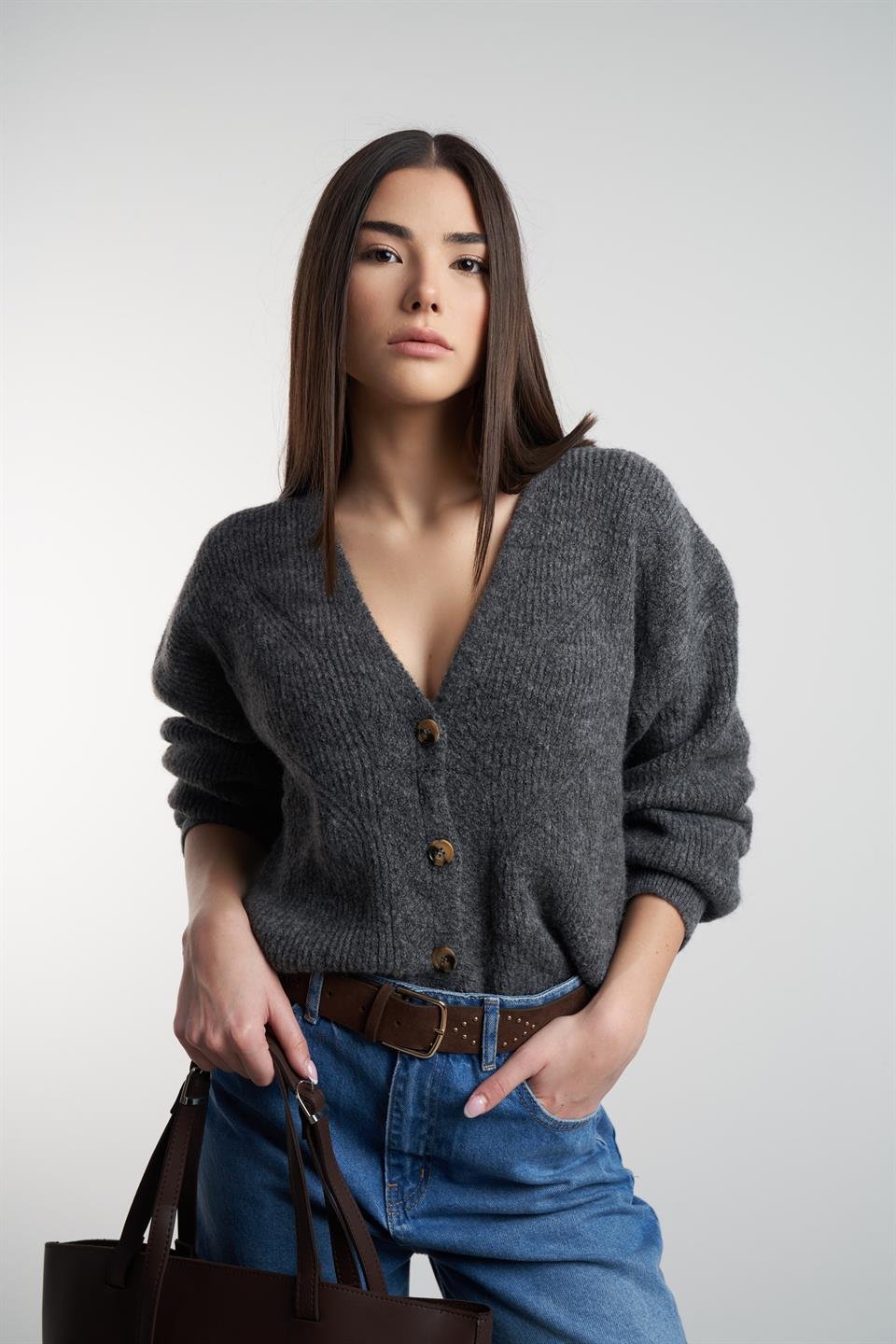 V Yaka Düğmeli Kısa Hırka Antrasit