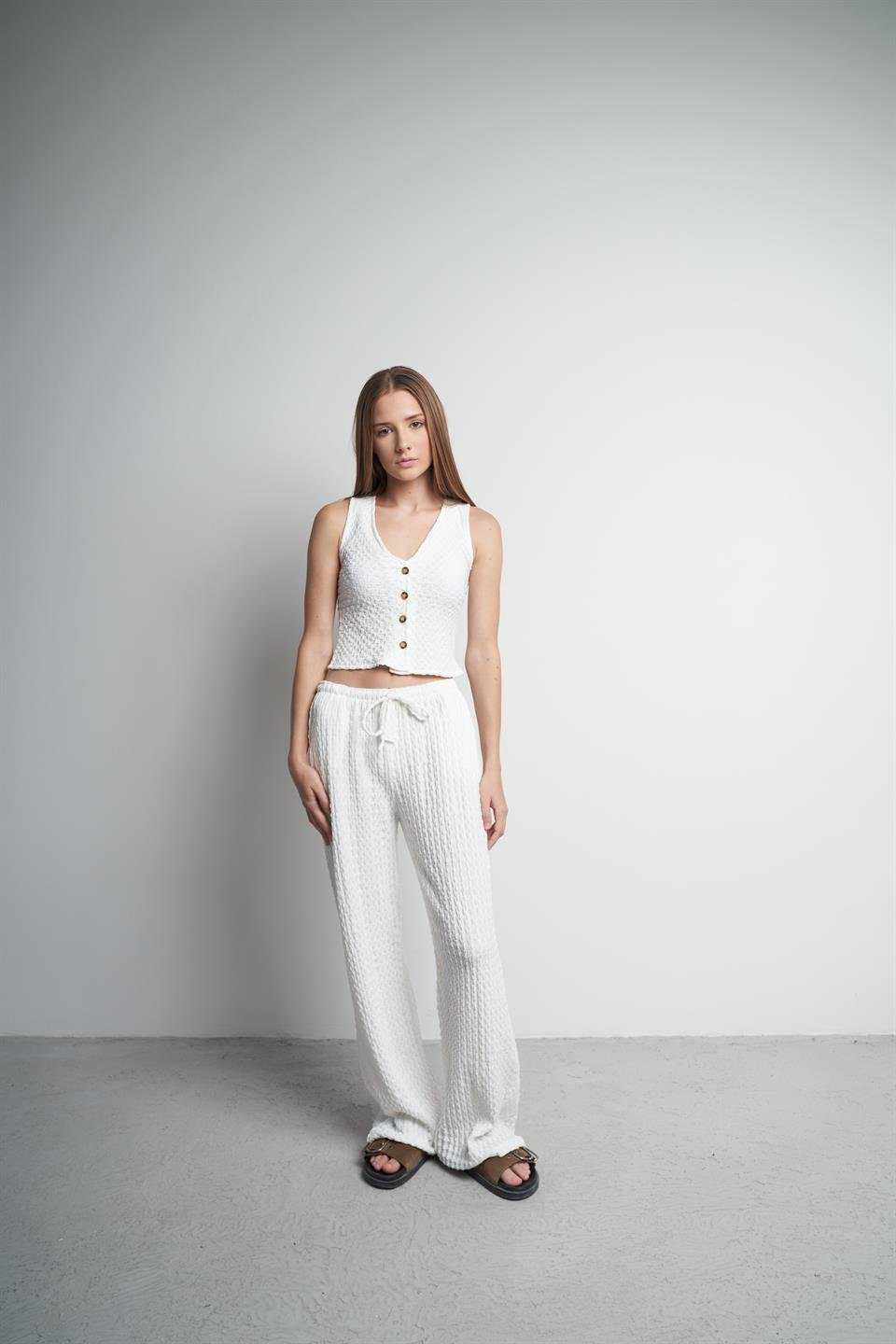 V Yaka Düğmeli Yelek Ekru