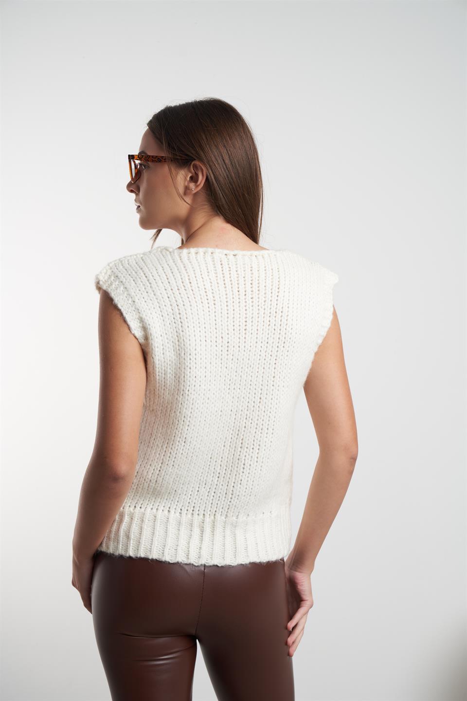 V Yaka Kolsuz Süveter Krem