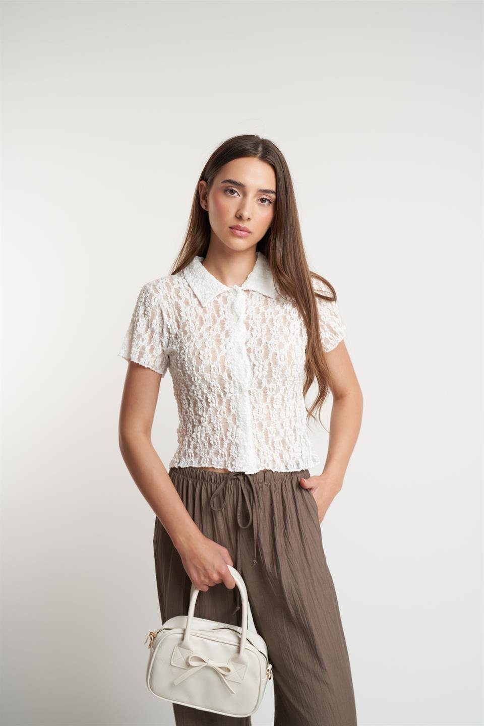 Yakalı Kısa Kol Dantel Detaylı Gömlek Ekru
