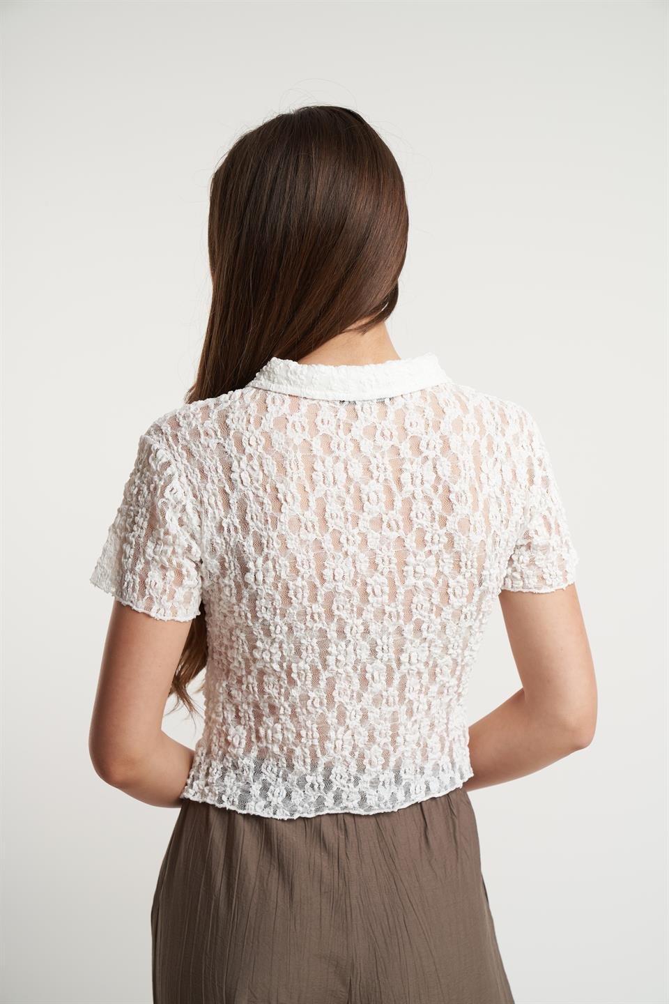 Yakalı Kısa Kol Dantel Detaylı Gömlek Ekru
